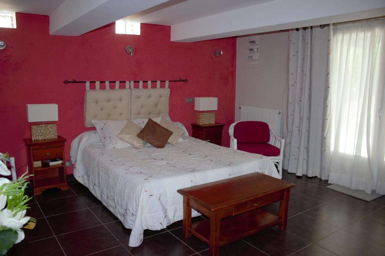 Hotel Clot De Felines Chambre Spacieuse Entrevaux Exteriér fotografie